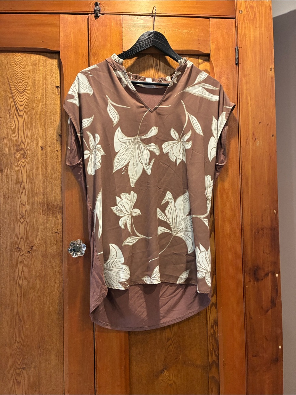Womens Floral V-Neck Short Sleeve Tunic in Dusty Mauve